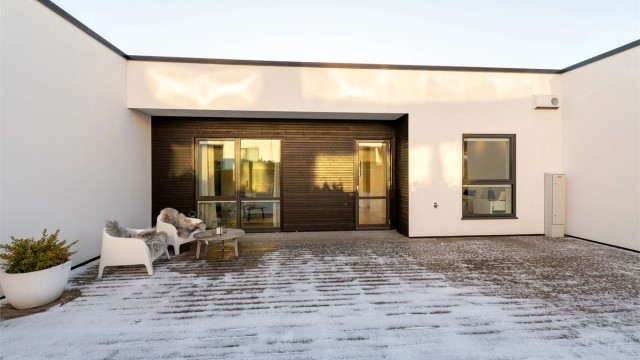 Stor og romslig uteplass mot nord på 73 kvm