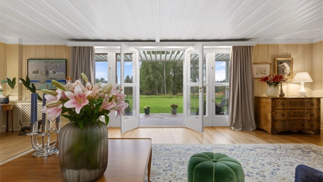 Utleie Krogsveen har gleden av å presentere Røavegen 8 - Rød Gård! Fotograf Jon Lundeby