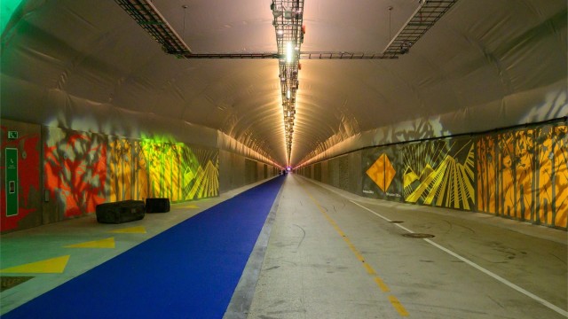 - Fyllingsdalstunnelen er en av verdens lengste tilrettelagte gang- og sykkeltunnel på nesten 3 kilometer og ligger like ved Oasen!-