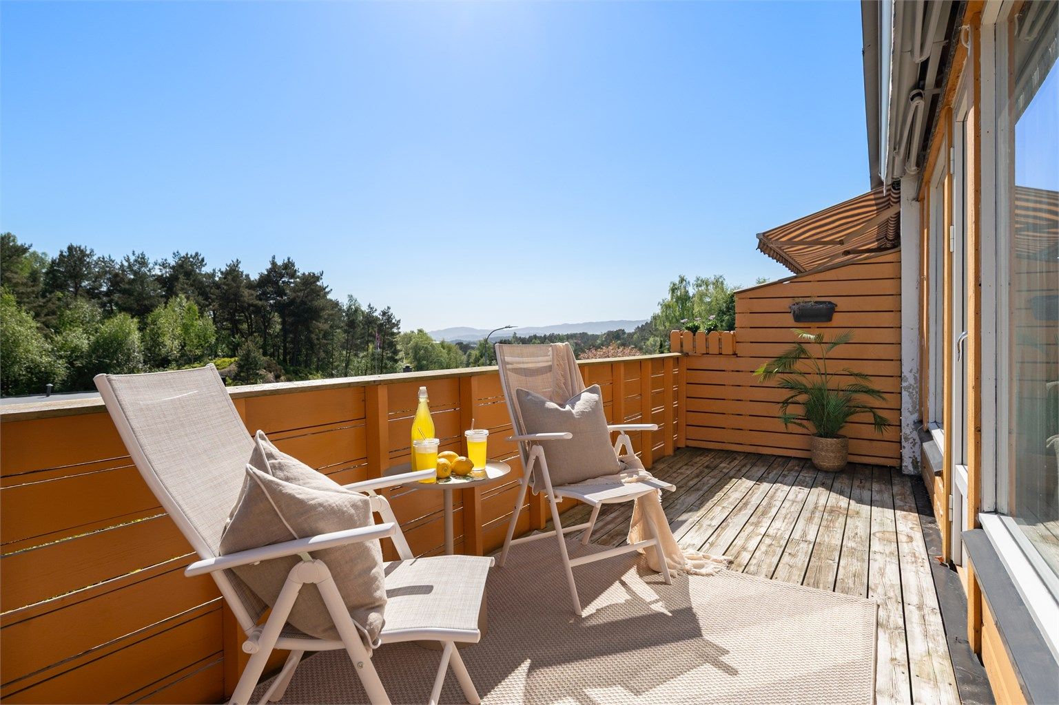 Velkommen til dette flotte rekkehuset i Askeladdveien 17! Presentert av Eiendomsmegler Krogsveen v/ Ingvar Nypan