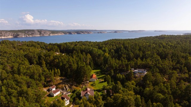 Med Norges kanskje vakreste skjærgård og den svenske vestkysten like utenfor, er utfluktsmulighetene med båt nær sagt utallige.