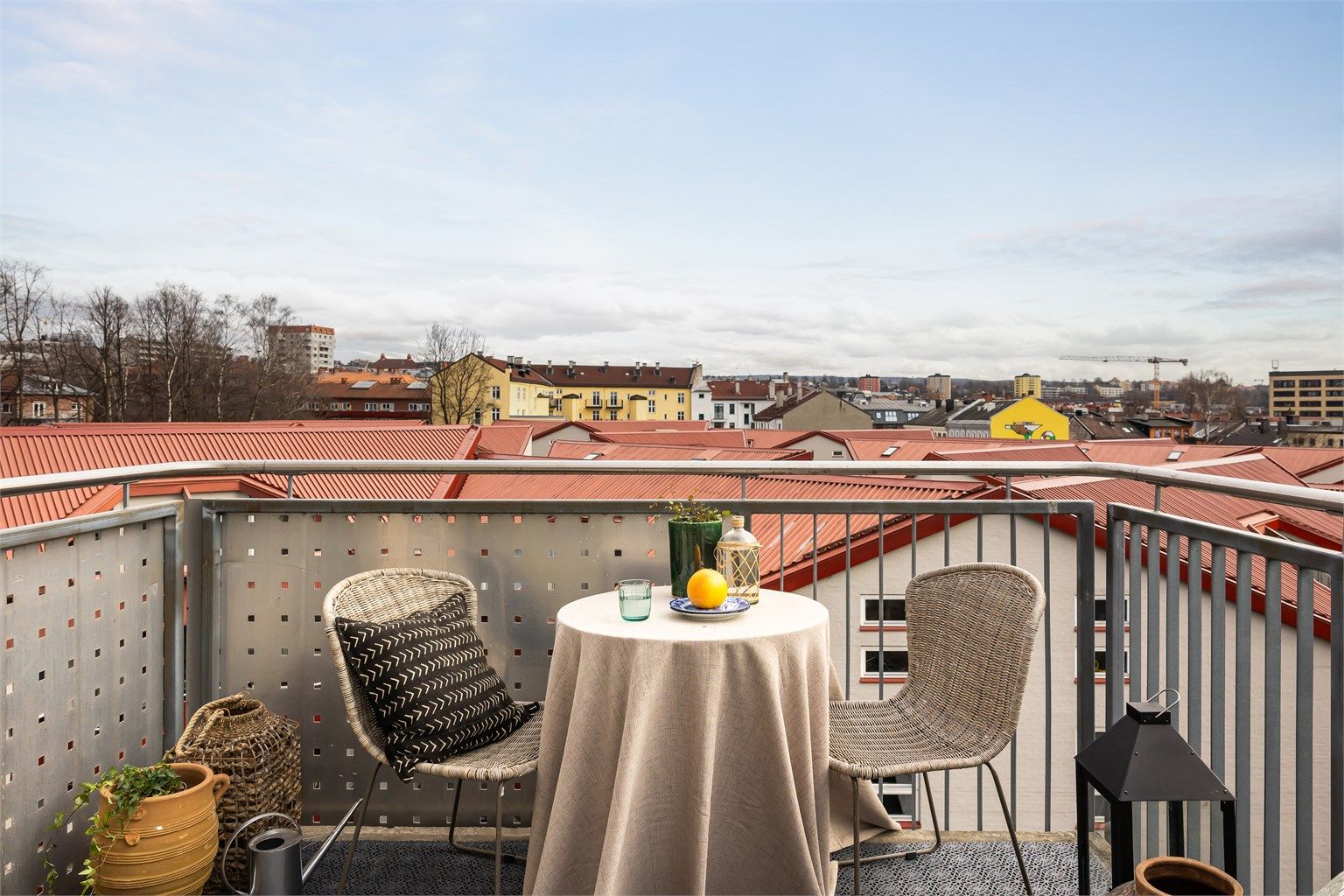 Her er det god plass til utemøblement som både sittegruppe og grill.