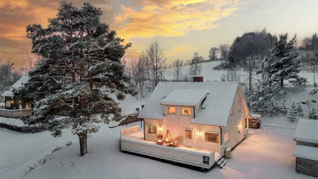 Velkommen til Hofsfossveien 103. Foto Zovenifra.no