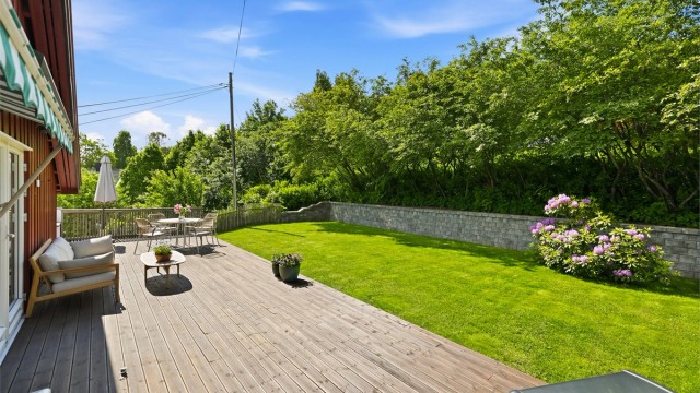 Terrassen er en super plass og oppleves som en usjenert oase