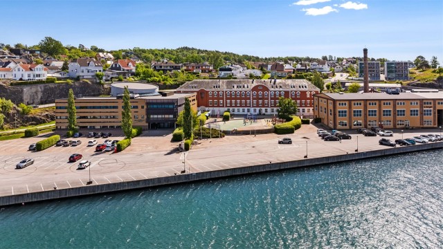 Skagerak International School, samt treningssenteret MOVA på Framnes brygge.