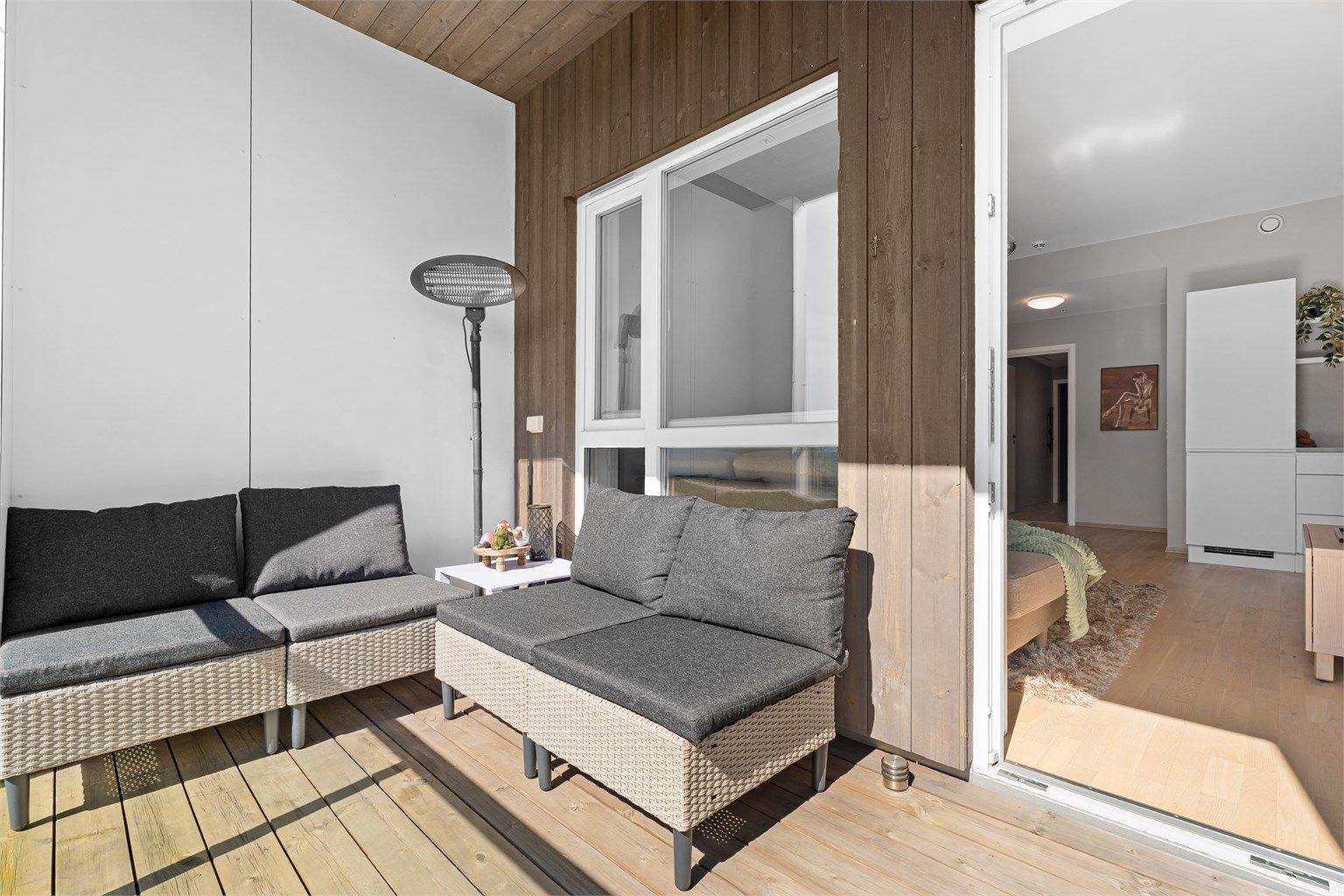 Det er god plass til hagemøbler, grill, varmelampe m.m. 