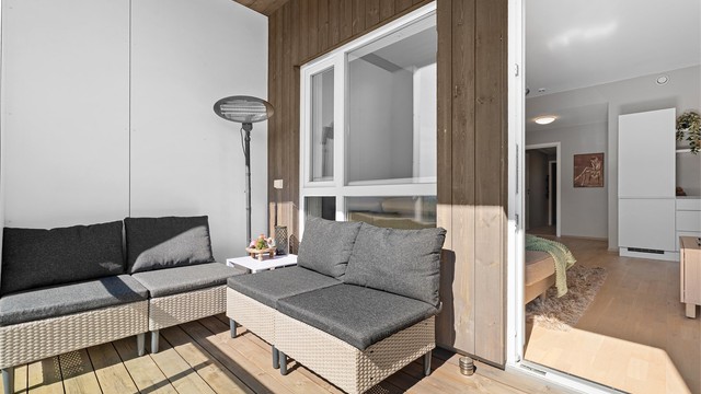 Det er god plass til hagemøbler, grill, varmelampe m.m.