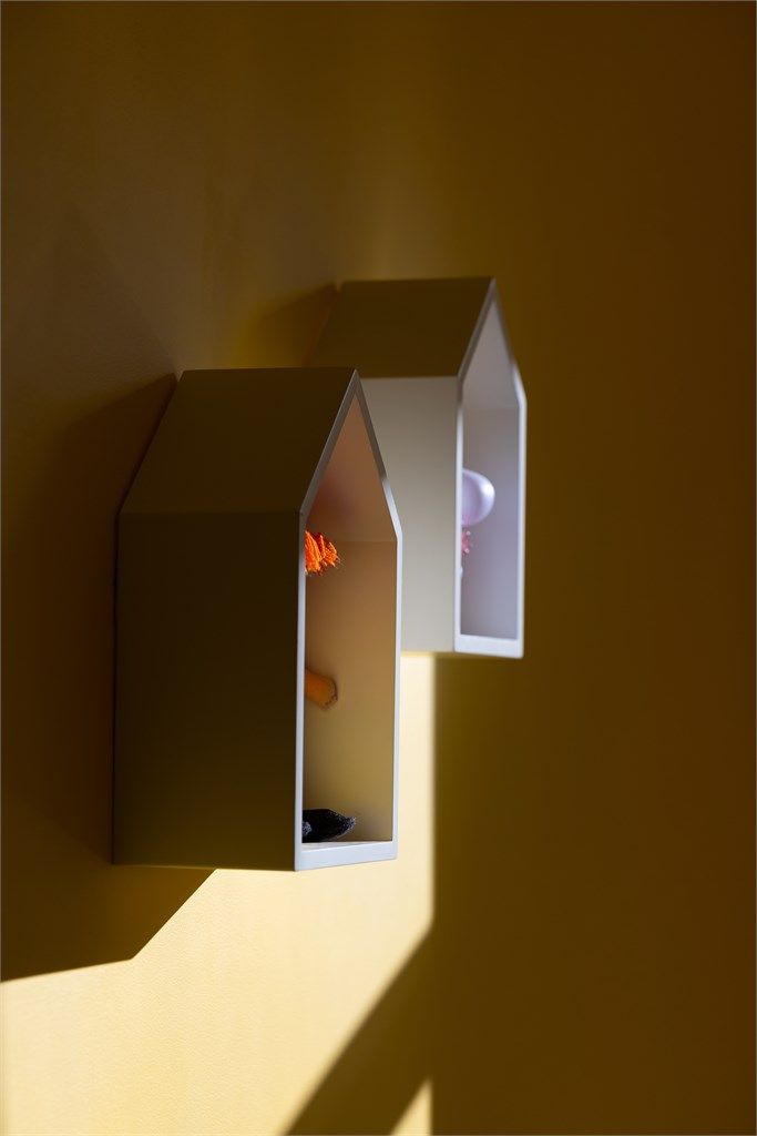 Leiligheten er malt i lune farger.