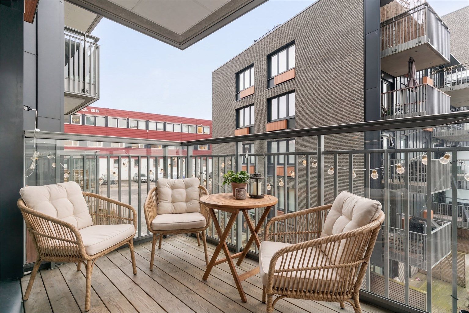 En stilren og romslig 3-roms leilighet med god planløsning og høy standard (Stylet med AI)