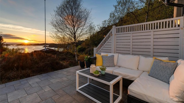 Her kan man nyte flotte dager helt til solen går ned sene kvelden.