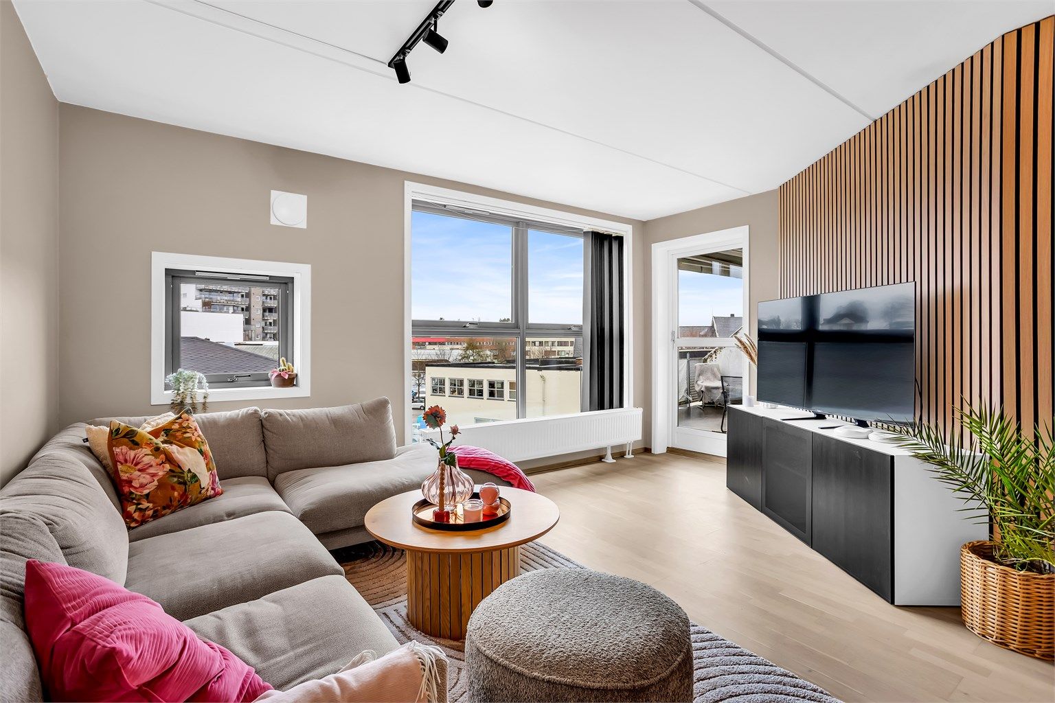 Eiendomsmegler Krogsveen v/ Frida Tørrishaug har gleden av å presentere Høvlerigata 8!