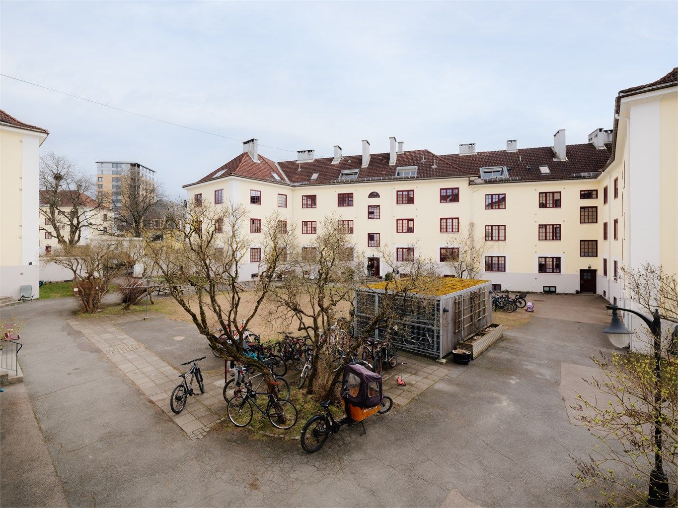 I nærområdet finner du blant annet Akerselva, Bjølsenparken og Voldsløkka, som alle ligger i kort gangavstand fra leiligheten.