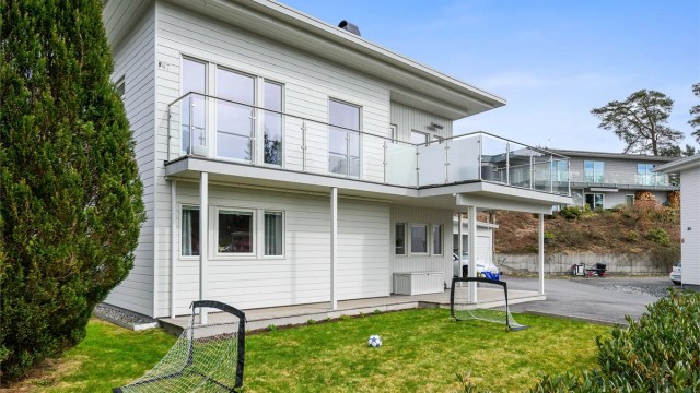 Familievennlige uteområder med plass til både fotballmål og trampoline