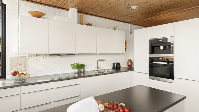 - God benkeplass hvor kokken kan lage mat i lyse omgivelser -