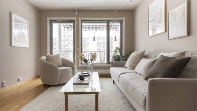 Store vindusflater sørger for godt lysinnslipp.