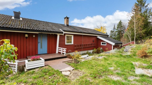 En av to innganger til hoveddelen.