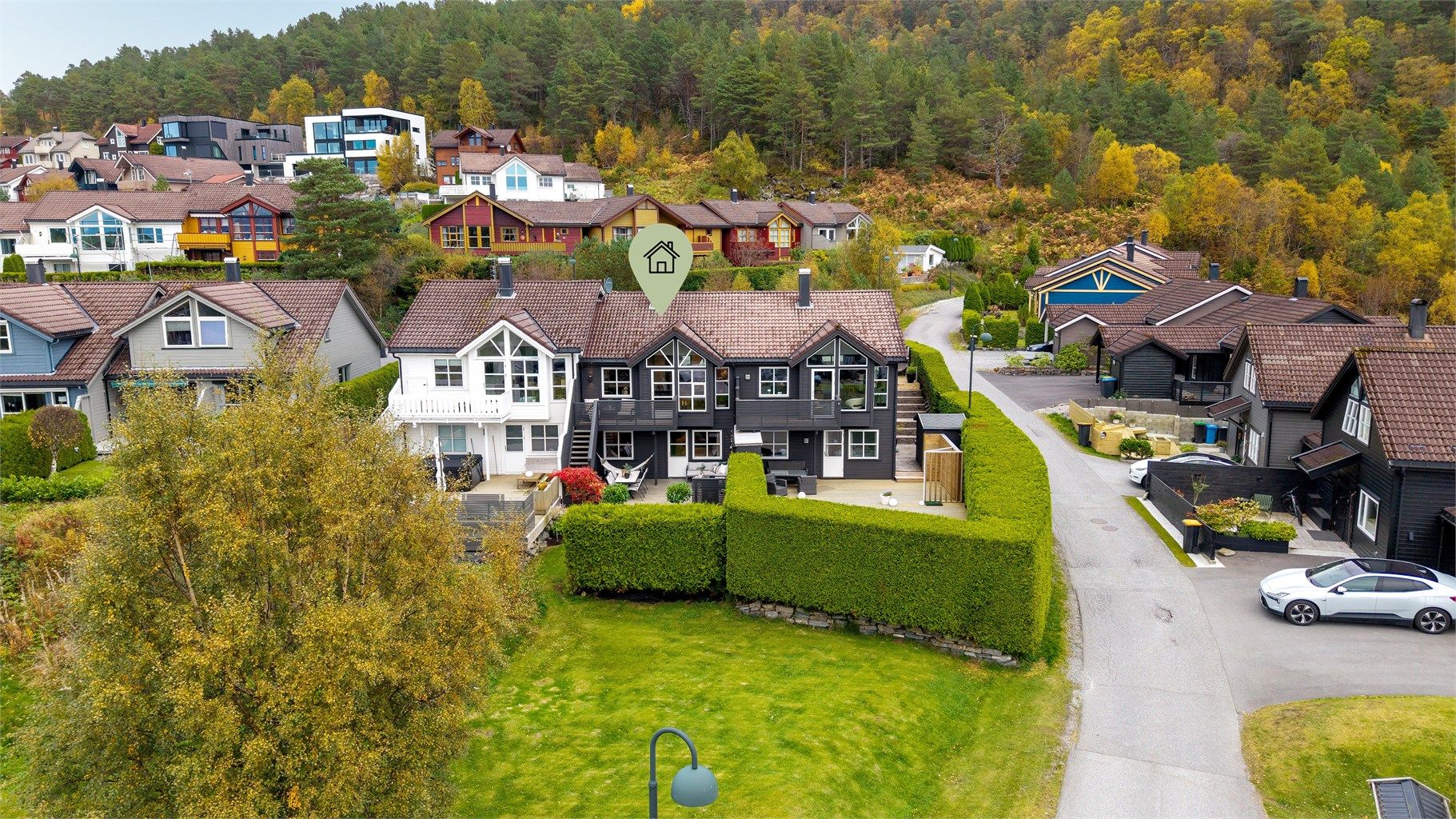 Dronebilde av fasade mot vest