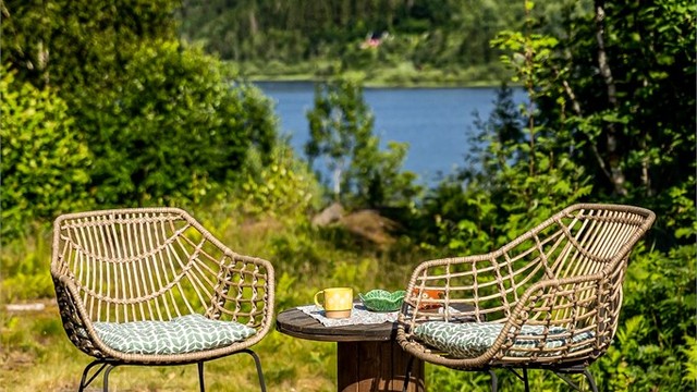 Videre har du også utsikt ned til Åsrumvannet. Det er heller ikke lange veien ned for et forfriskende bad.