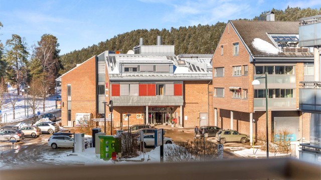 Kolbotn Torg er en av de nærmeste naboene.