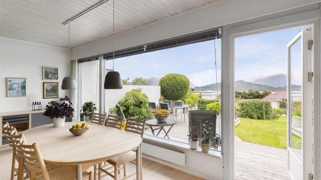 Velkommen til Åsesletta 12A - presentert av Krogsveen v/eiendomsmegler Robert T. Iversen