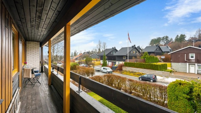 Balkongdøren med to-lags glass er fra 2012.