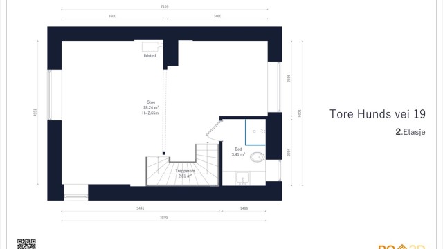 Andre etasje er åpen og romslig og benyttes i dag som stue.