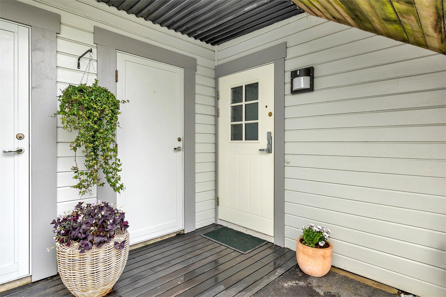 En pen 3-roms leilighet med trappefri adkomst og solrike uteplasser - Velkommen inn!