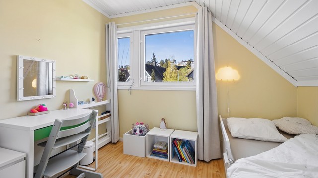 Soverom nr. 3 er lyst og trivelig og av god størrelse