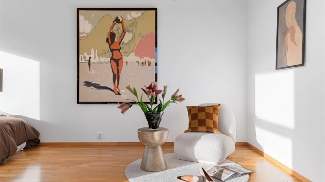 - Soverommet har også god plass til ønskelig klesoppbevaring eller kanskje en sittegruppe? -