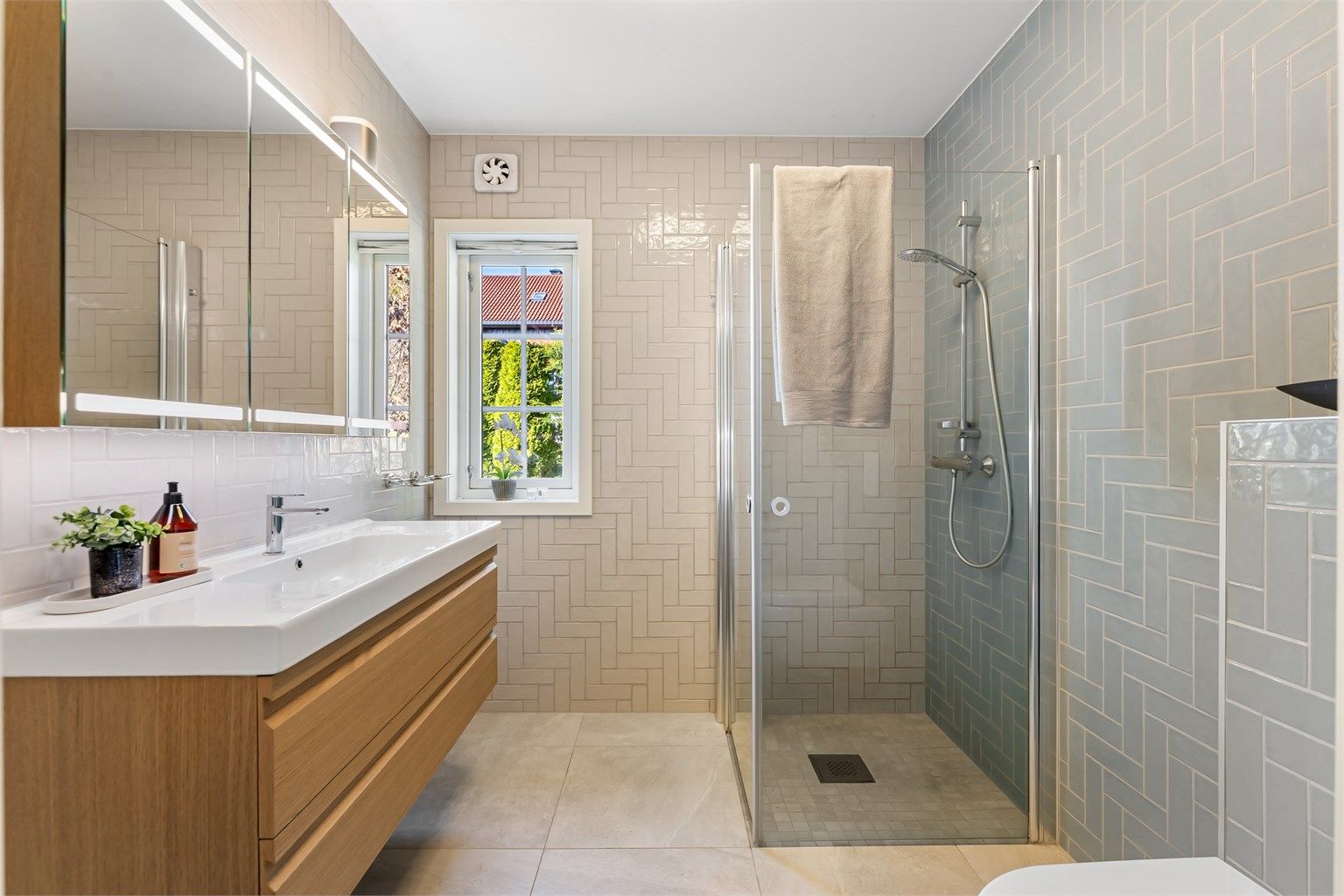 Flislagt baderom med gulvvarme fra 2020