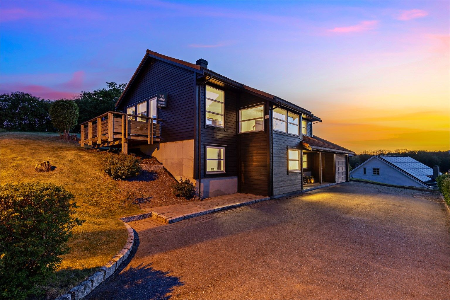 Velkommen til Østenstadveien 27, presentert av Pojan Eskandari i Krogsveen.