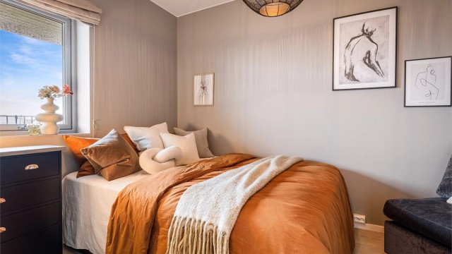 - Også dette er soverommet har god størrelse og garderobeskap -