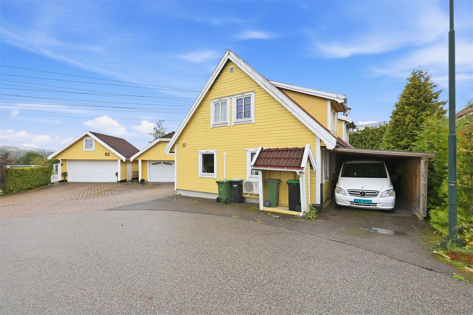 Fasade - Det medfølger en carport