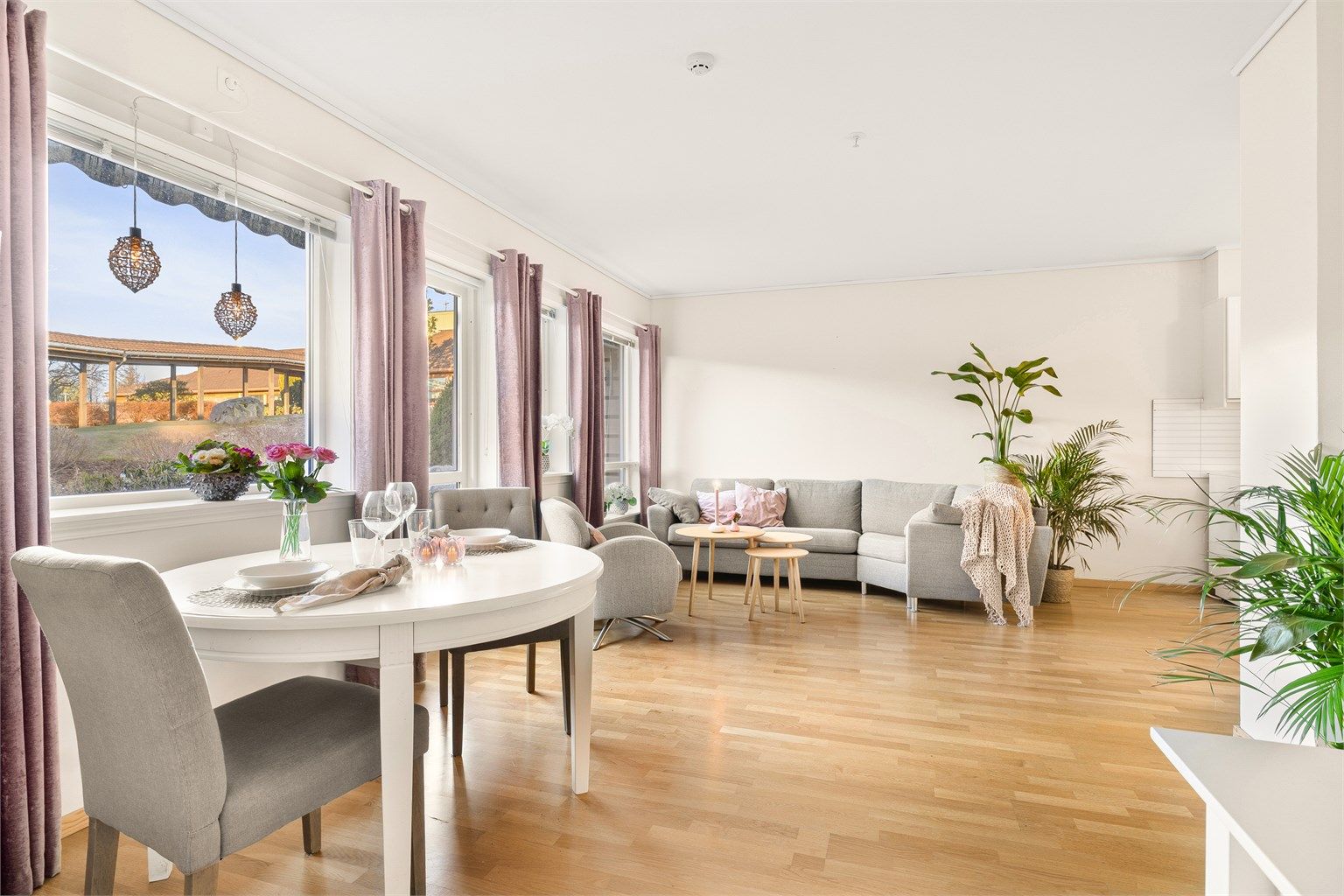 Stuen er romslig med god inndeling