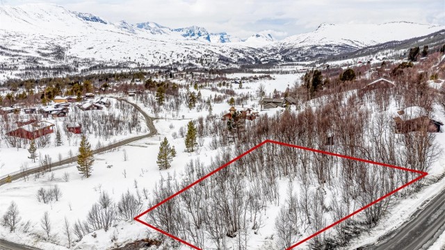 Her kan du nyte roen i vakker natur og fjellandskap - med gode muligheter for friluftsliv og fritidsaktiviteter.