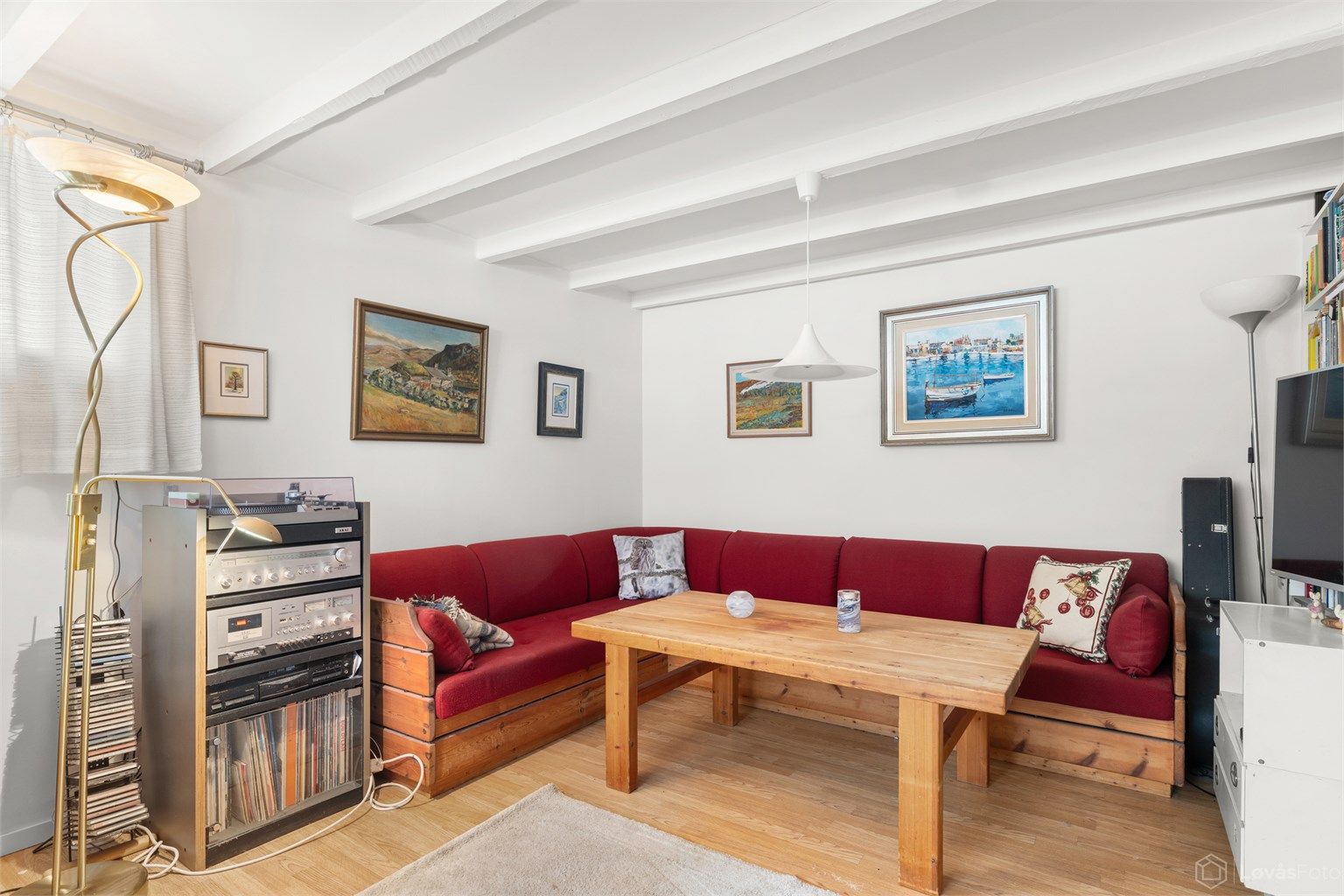 Plass til både spisebord og salong
