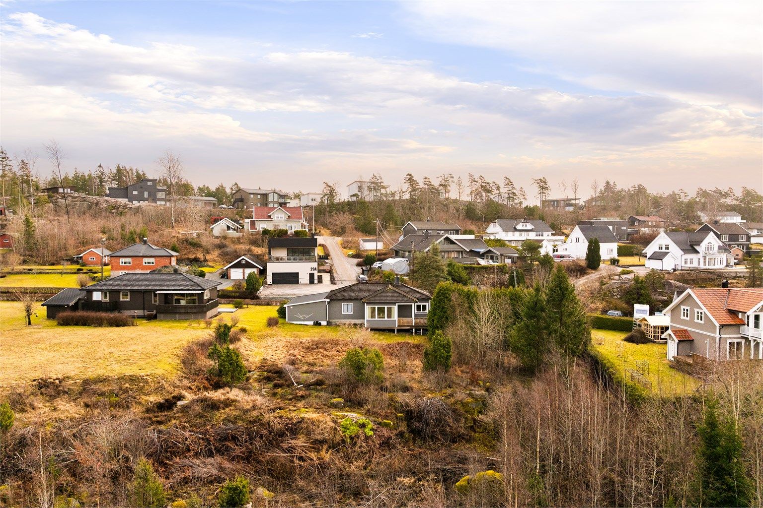 Boligen ble oppført i 1939 og er siden både ombygget og tilbygget. Vesentlige oppgraderinger er utført på 2000-tallet.
