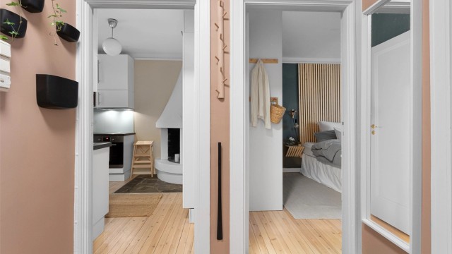 Herfra har du en naturlig adkomst til leilighetens øvrige rom.