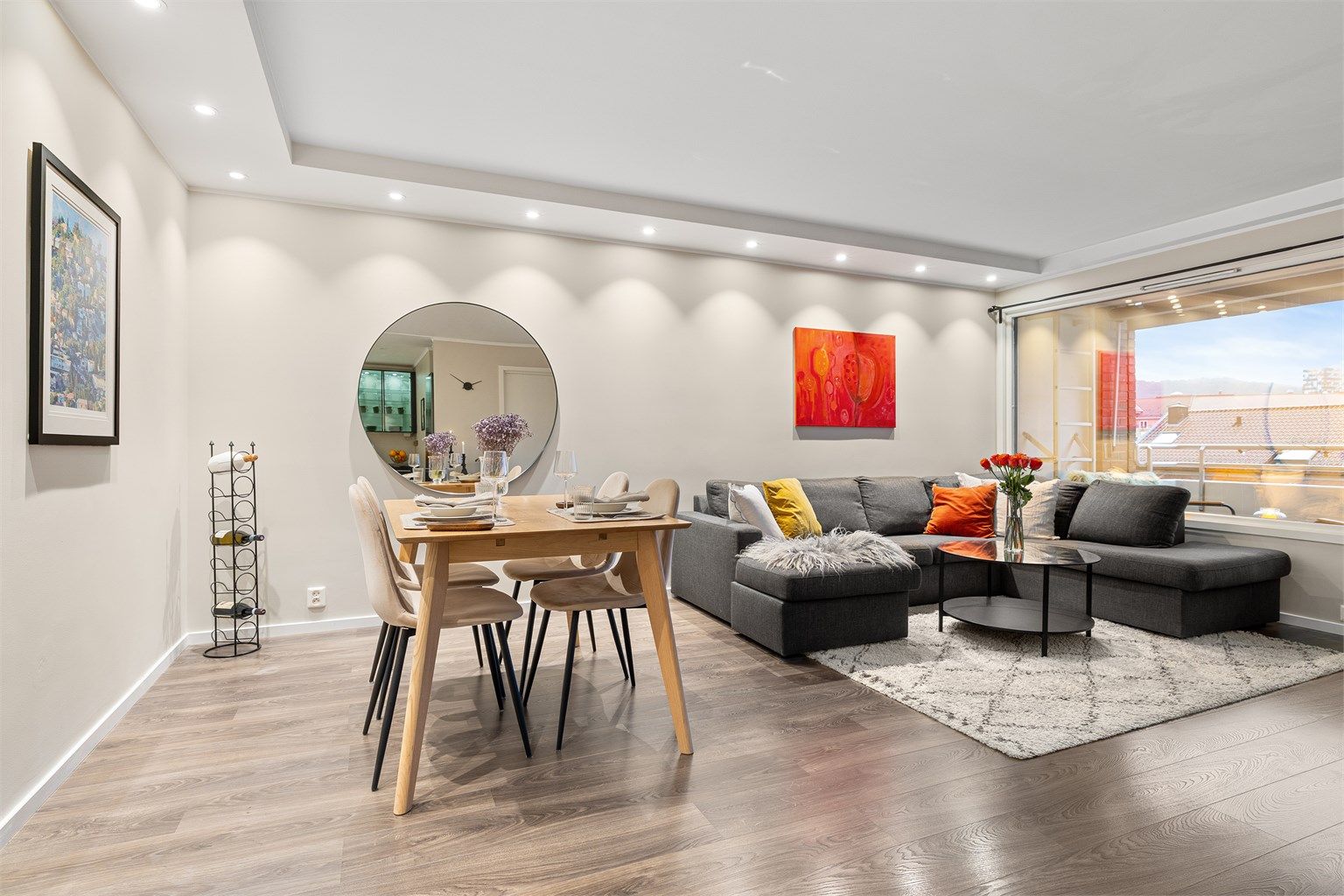 Breigata 7 har en god og sentral beliggenhet på Tøyen, med umiddelbar nærhet til både parker og Barcode, samt alt Grønland og Tøyen har å by på!