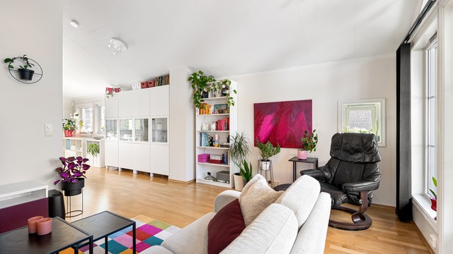 Stuen har plass til flere soner og sitteplasser