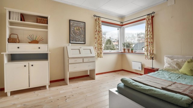 Soverom med dirkete tilgang til eget omkledningsrom