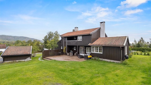 Velkommen til Drengsrudveien 72, presentert av Terje Tveit i Krogsveen.