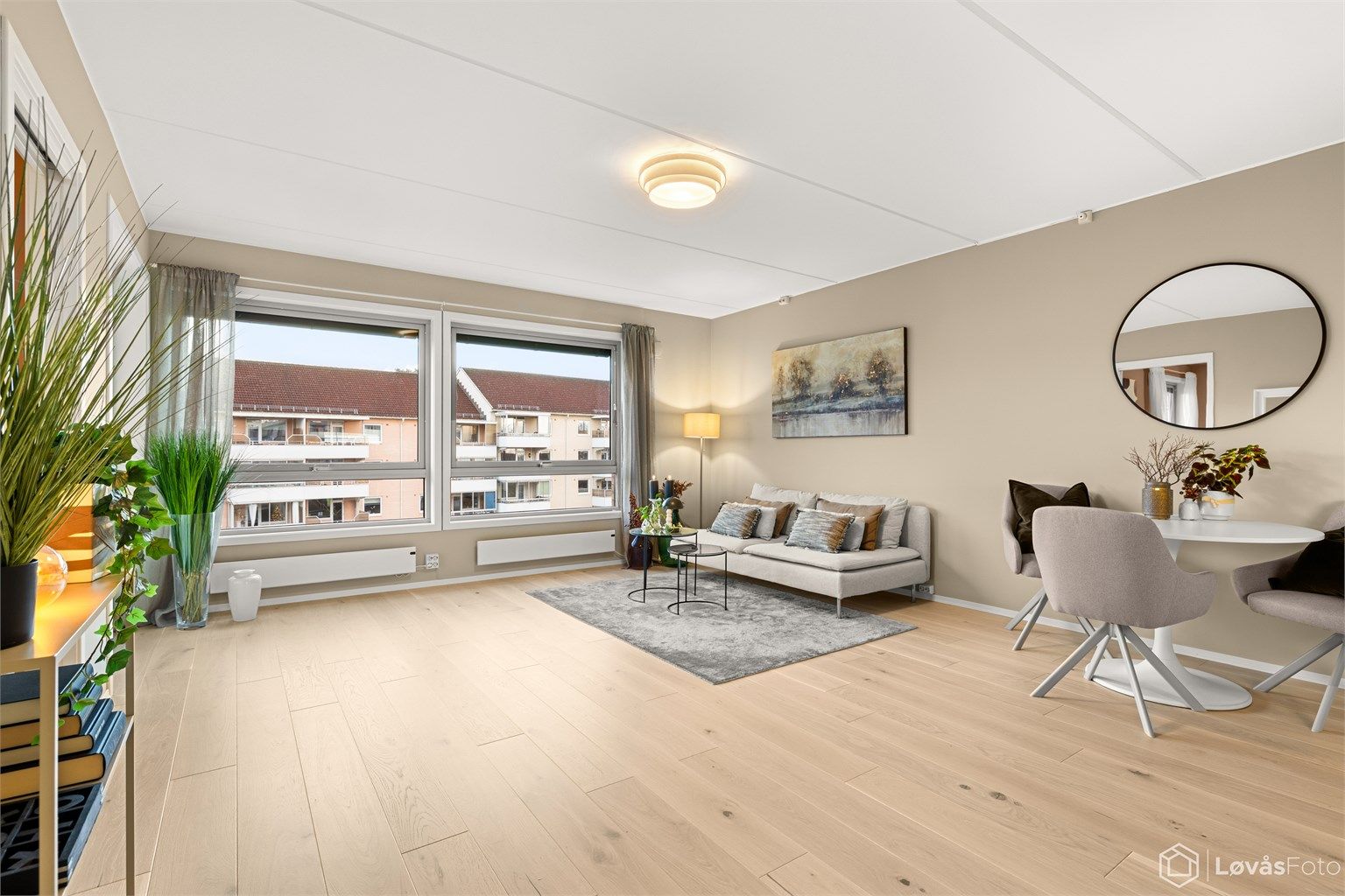 Lekker og attraktiv leilighet med heis og balkong. Nærhet til alt!