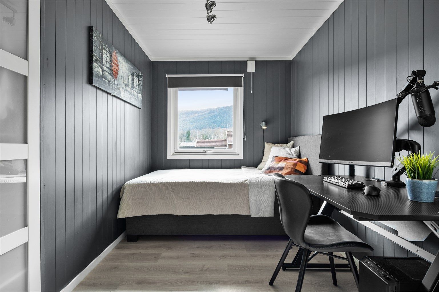 Soverom 3 med garderobeskap