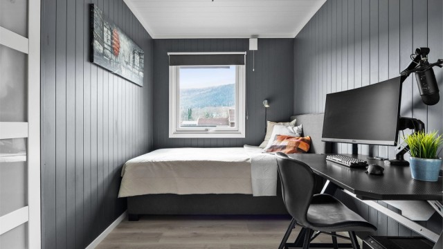 Soverom 3 med garderobeskap