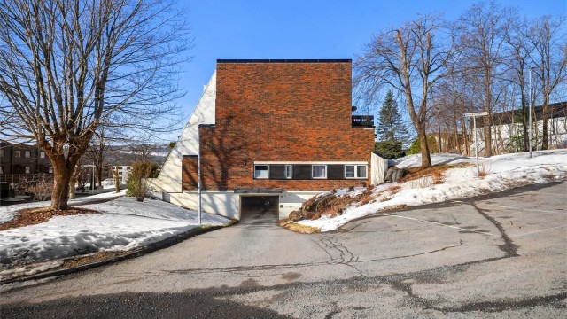 Parkering under blokken