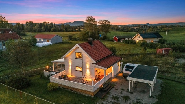 Eiendomsmegler Krogsveen v/ Madeleine Johnsen Thune har gleden av å presentere Kjerkevegen 70!