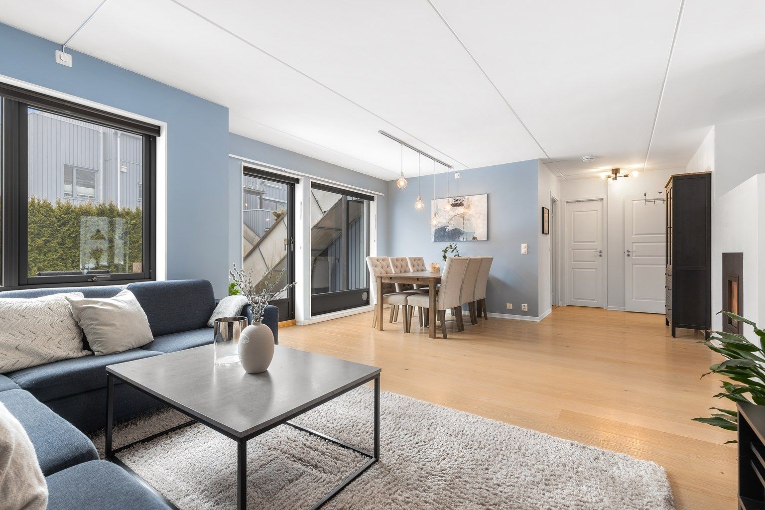 Velkommen til Korpåsen 83A, presentert av Truls E. Holm i Krogsveen.