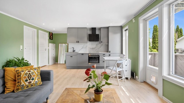 Krogsveen v/ Nhut Nam Huynh har gleden av å presentere denne attraktive 2-roms hjørneleiligheten i Hans Kiærs gate 6.