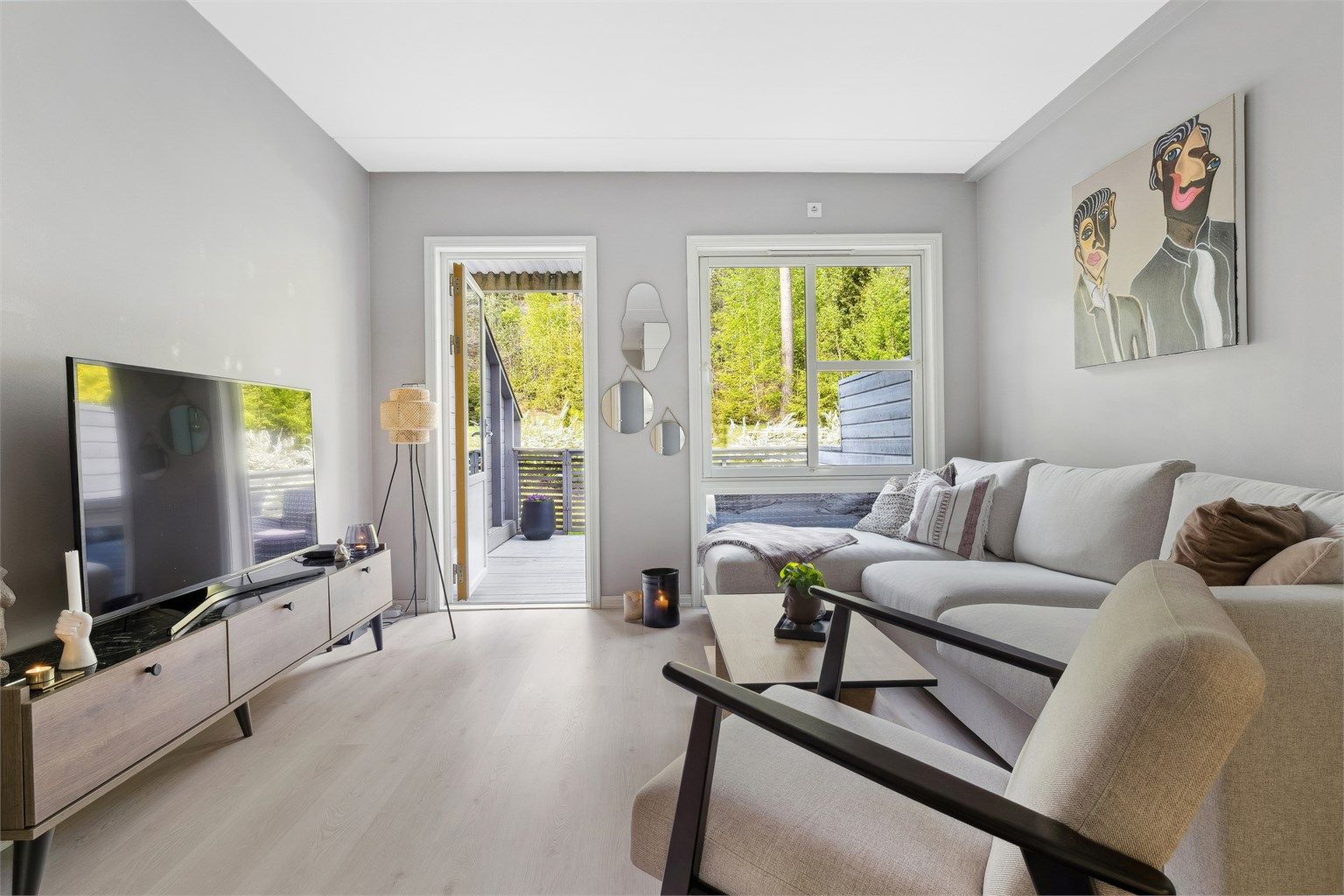 Krogsveen v/ André Ellefsen presenterer Herkulevegen 85 E - En innbydende 2-roms selveierleilighet på populære Neskollen